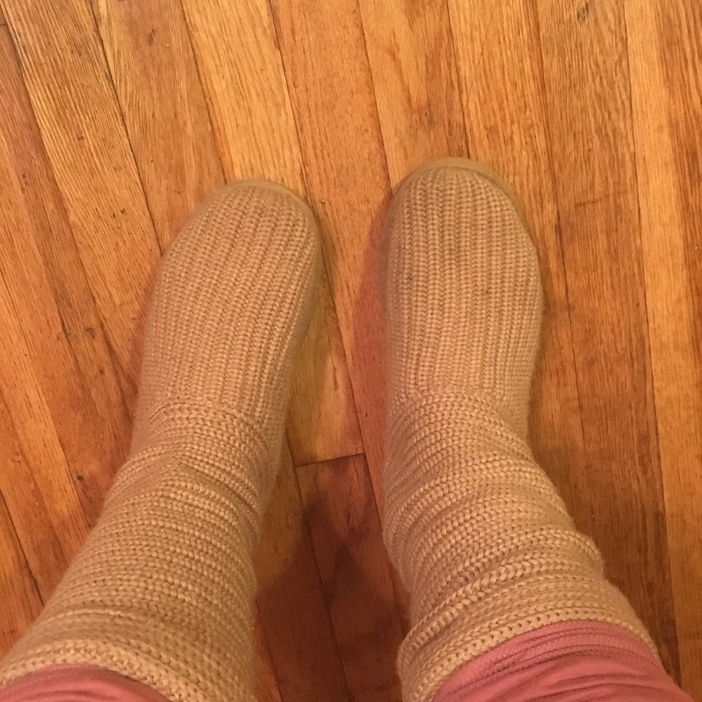 Used ugg sweater boots (tan) size: 9
